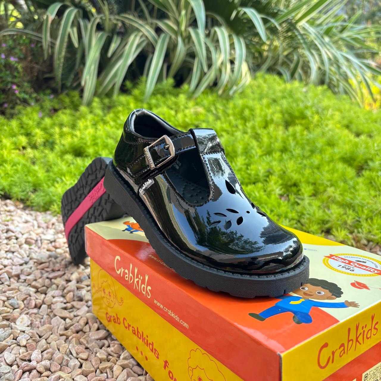Crabkids Girls Wetlook School Shoes - P617610