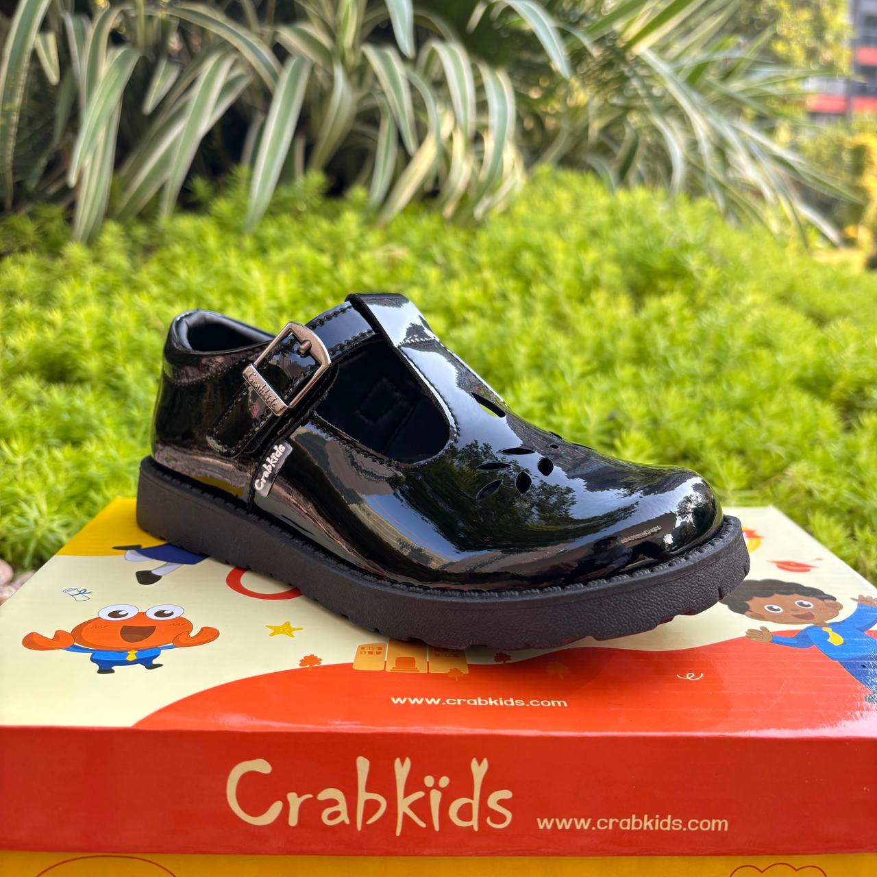 Crabkids Girls Wetlook School Shoes - P617610