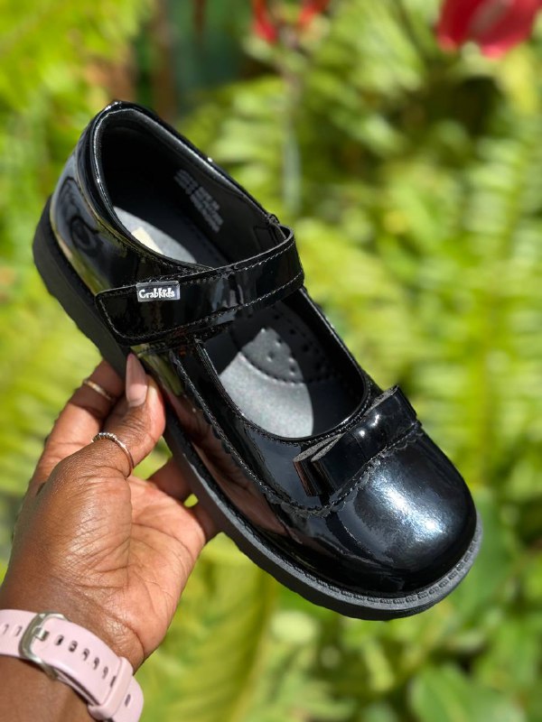 Crabkids Girls Wetlook School Shoes - P617205