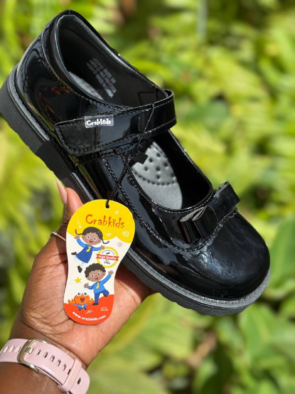 Crabkids Girls Wetlook School Shoes - P617205
