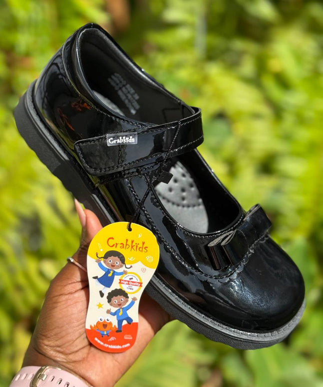 Crabkids Girls Wetlook School Shoes - P617205