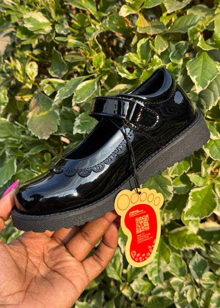 Stellar Steps Girls Wetlook Patent School Shoes – S942-423