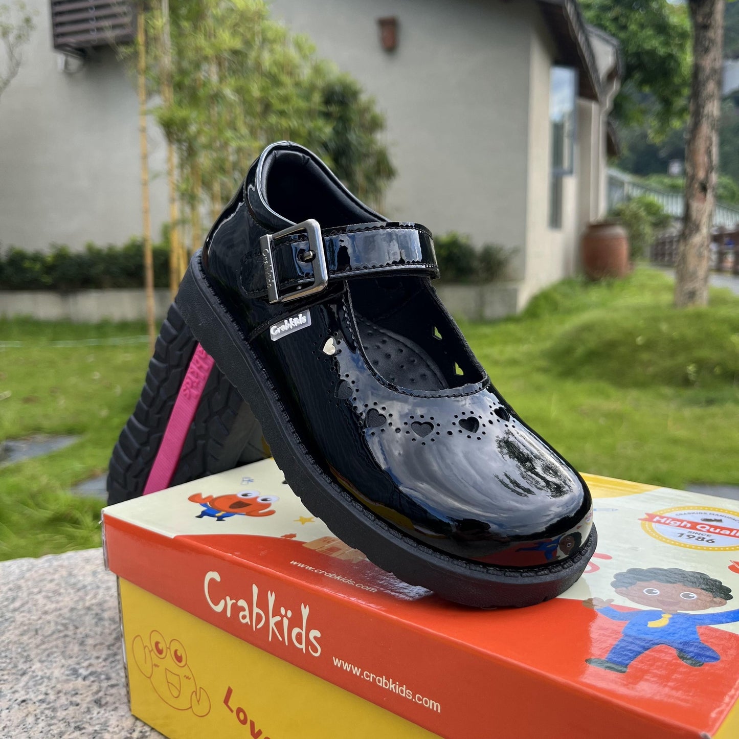 Crabkids Girls Wetlook School Shoes - P617418